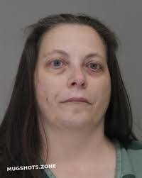 Lottie Everett's Instagram, Twitter & Facebook