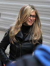 4 Of The Best Celebrity Long Layered Haircuts To Copy My Blog Solomonhaircuts Pw Hair Styles Long Hair Styles Jennifer Aniston Hair Color