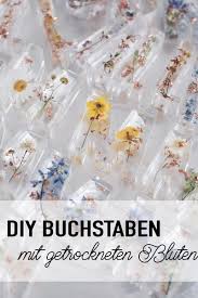 Diy Buchstaben Tischkartchenhalter Mit Getrockneten Bluten Aus Epoxidharz In 2020 Coole Diy Geschenke Geburtstagsgeschenk Bester Freund Geschenke