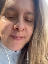 Gracias @vivianna_lashandbrow por ✨consentirme hoy y dejarme cómo la novia  de #pepelepew 🤣 . De verdad toda una professional; confieso que tenía  miedo de que me viera muy diferente pero realmente quedé