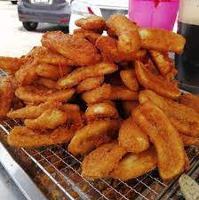 Celupkan pisang kepok ke dalam adonan tepung. Pisang Goreng Crispy Home Facebook
