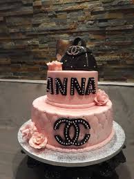 Berlintorte Berlin Lezardtorte Cafelezard Chanel Cocochanel Geburtstagstorte Birthdaycake Luxury Marken Chanel Kuchen Kuchen Mit Fondant Chanel Torte