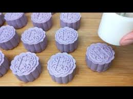 月饼最简单的做法 根本不用烤箱 用手压一压就能吃 好吃又解馋 youtube moon cake make it yourself chinese dessert