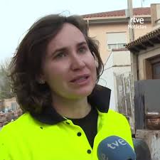 Isabel, una vecina afectada por el temporal en Cuenca, habla de las  dificultades que sufrió durante el temporal , En Mira, Cuenca, hay una  mujer fallecida y 45 personas han sido rescatadas, 💭"Lo ...