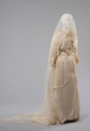 Fashion And Costume History Fripperiesandfobs Wedding Dress 1914 From The Antique Wedding Gown Evening Dresses For Weddings Wedding Dresses