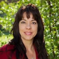 Angela Knauer's Instagram, Twitter & Facebook