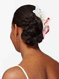 The side knot bun can be created by first tying your hair in a side pony and securing it. Pin On Wedding
