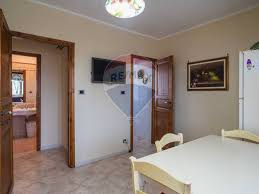 Vendita Appartamento in viale Librino 14. Catania. Ottimo stato, quinto  piano, posto auto, con balcone, riscaldamento autonomo, rif. 113798693