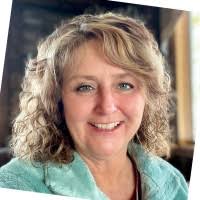 Lisa Phares's Instagram, Twitter & Facebook