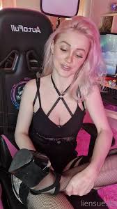 Liensue heyaa weeeelcuuum to my onlyfans rather than bombing you w a  huuuge onlyfans porn video