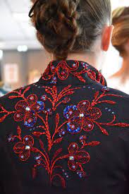Veste De Jean Perlee Confection Nathalie Broennec Vetements Brodes Veste En Jean Brodee Broderie Sur Vetement