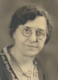 Martha Doerr's Instagram, Twitter & Facebook