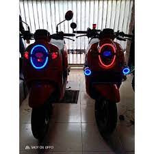 Dari bagian depan hingga belakang scoopy dapat kamu modif secara keseluruhan maupun sebagian. Headlamp Scoopy L Custom Lampu Alis Rgb Scoopy L Lampu Depan Scoopy Fi Shopee Indonesia