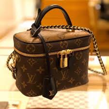 Why not shop these 16 toronto stores for your new luxury handbag? Luxury Bags Store Home Facebook