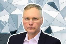 Burmistrz w stroju Tarzana". Radny PiS generuje pisma w AI i zalewa urząd