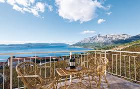 Korcula town is connected to the mainland by ferry (the ferry departs nearby domince to orebic on the peljesac peninsula) so it's relatively easy to explore this part of dalmatia. Ferienhaus Peljesac Orebic Kroatien Cdp358 Dansommer