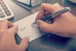 Scheck — der scheck (auch check, cheque) ist ein wertpapier, das eine unbedingte zahlungsanweisung eines kunden eines kreditinstituts an seine bank (bezogener) enthält. Scheck Einlosen Scheck Einreichen Bei Online Bank