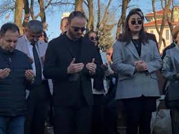 Nişanlısı murat gezer ile evlenme hazırlığı yapan mina başaran. Mina Basaran Gokturk Te Mezari Basinda Anildi New Gokturk Dergisi 10 Yil