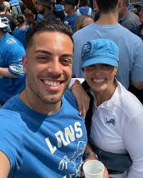 Seba Abro's Instagram, Twitter & Facebook