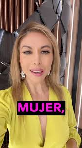 Amores benditas las mujeres ❤️, Siéntete Orgullosa de ser MUJER 💃🏻, Mujer  de Fé, y coraje.🙏, Mujer que si se tropieza se levanta 💪, Mujer  independiente y fuerte 👏, Mujer que después de llorar, ríe.😂, ...