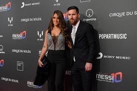 Who's lionel messi's spouse, antonella roccuzzo? Who Is Lionel Messi S Wife Antonella Roccuzzo