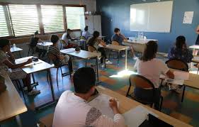 Corse: Une prof accusée denvoyer des messages pornographiques à ses  anciens élèves