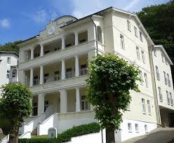 Das cliff hotel rügen gehört zu den bekanntesten und renommiertesten hotels an der ostseeküste. Urlaub In Sellin Villa Celia Ferienwohnungen Auf Rugen