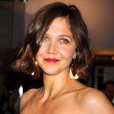 Maggie Gyllenhaal Short Wavy Hair Mom Hairstyles Wavy Bob Hairstyles