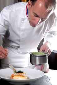 La Recette Du Jeudi Quenelle De Langoustine Bretonne Veloute De Cresson Sauvage Et Caviar D Aquitaine Art Culinaire Quenelles Veloute De Cresson