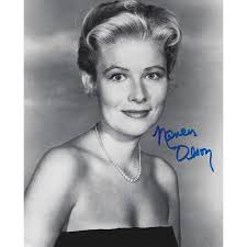 Nancy OLSON autograph