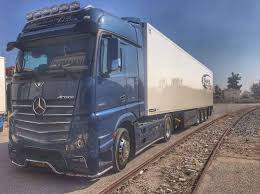 4 Mentions J Aime 0 Commentaires Mercedes Actros Sk Greek Mercedesactors Sur Instagram In 2020 Lkws Aufgemotzte Autos Autos