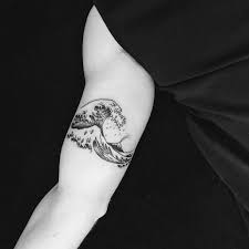 Kanagawa Waves Tattoo By Jack Slow Ink From Hokusai Dovme Dovme Fikirleri Ve Dovme Sanatcilari