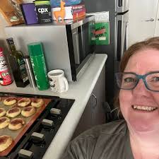 Aussie here. Making pancakes for breakky. Our maple syrup is Canadian! 🇨🇦  strong 🇦🇺 pride!! 👊 NWGFFO