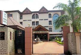 George finidi (15 nisan 1971 doğumlu), finidi george olarak bilinen nijeryalı emekli futbolcudur sağ kanat oyuncusu olarak. 7 Businesses Most Nigeria S Ex International Footballers Venture Into Life After Playing Cheer On Nigeria