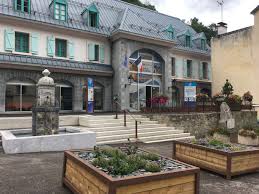 Gavarnie est inscrit au patrimoine mondial de l'unesco notamment grâce à ses richesses naturelles et culturelles. Les Ot Des Hautes Pyrenees Udotsi Des Hautes Pyrenees