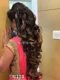 Pretty Bridal Curls Reception Bridal Hairstyle By Swank Bridal Lehenga Indian Bridal Hairstyles Indian Bridal Hairstyles Hairstyles Haircuts Hair Styles