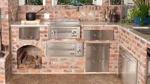 From stainless steel grills and outdoor refrigerators, to beverage stations and warming drawers—your kitchen can be simple. How To Buy Outdoor Kitchen Doors Drawers Storage Buying Guide Bbqguys