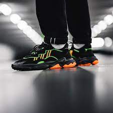 Die adidas schuhe passen sich dem fuß sehr gut an und lassen ihn atmen, auch auf längeren strecken. Adidas Originals Ozweego In Schwarz Ee5696 Everysize Manner Turnschuhe Sneaker Trend Sneaker