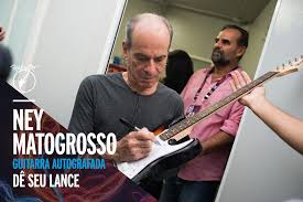 Ney matogrosso contou, também à '29horas', que o. Rock In Rio O Mestre Ney Matogrosso Assinou Uma Guitarra Facebook