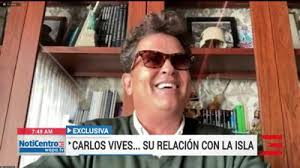 Carlos Vives y su banda