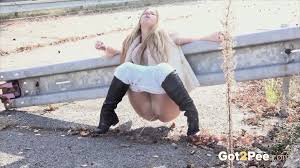 Peshab karti larkiyan seks vidiyo | xHamster