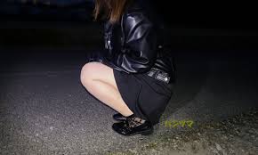 Vカット スクエアヒールパンプニーカー （ブラック）-fitfit(フィットフィット)オフィシャルサイトでセクシーの脚元を演出