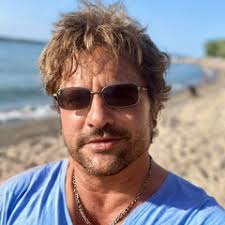 Stream Mark Chrzanowski music