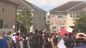 Derek chauvin was convicted last month of killing mr floyd, whose death sparked global protests. Protesters Show Up Outside Orange County Home Of Former Minneapolis Police Officer Charged In George Floyd S Death Wftv