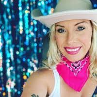 Deborah Grim's Instagram, Twitter & Facebook