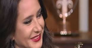 وكان الفنان أحمد فهمي قدّم رسالة اعتذار لقائد نادي الزمالك شيكابالا، بعد تعرضه للهجوم من قِبل بعض جماهير النادي الأهلي، ولم تمر سوى ساعات بسيطة ليتراجع الفنان أحمد فهمي عن اعتذاره لشيكابالا ووصف جمهور الأهلي أنهم. Ù†ÙŠÙ„Ù„Ù‰ ÙƒØ±ÙŠÙ… Ø¶Ø±Ø¨Øª Ø£Ø­Ù…Ø¯ ÙÙ‡Ù…Ù‰ Ù‚Ù„Ù… Ø­Ù‚ÙŠÙ‚Ù‰ ÙÙŠØ¯ÙŠÙˆ Ø§Ù„ÙŠÙˆÙ… Ø§Ù„Ø³Ø§Ø¨Ø¹