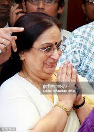 24 Photos & High Res Pictures