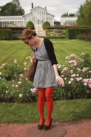 15 Fashion And Style Tips On How To Wear Colored Tights Gurl Com Red Tights Colored Tights Style