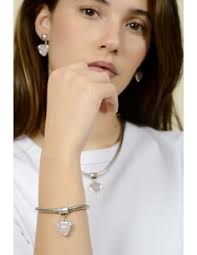 Collar Lisa minimalista de cuero con motivo circular en plata