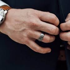 Shop tungsten republic for collections of tungsten rings, tungsten wedding bands, matching rings sets, cobalt rings, and more for men, women, and build your own ring with your design, unique text, symbols for. The Pros And Cons Of Tungsten Carbide Rings